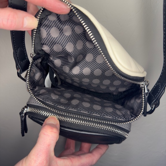 VINCE CAMUTO COLOR BLOCK CAMERA CROSSBODY BAG - Picture 3 of 4